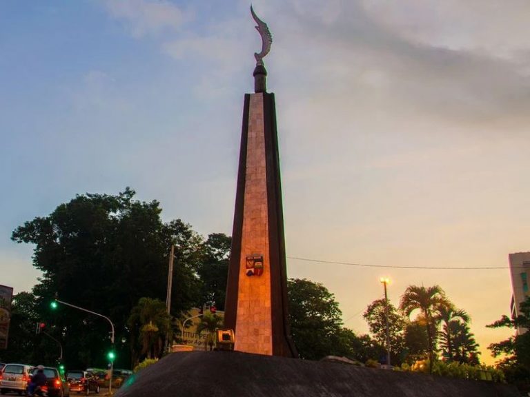 Tugu Kujang Bogor
