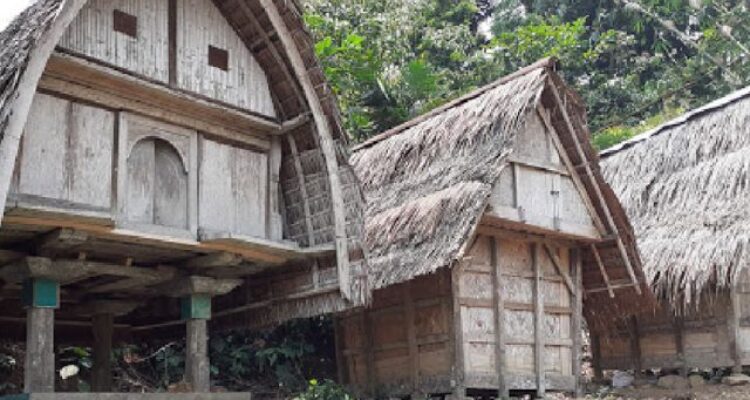 kampung adat sunda urug