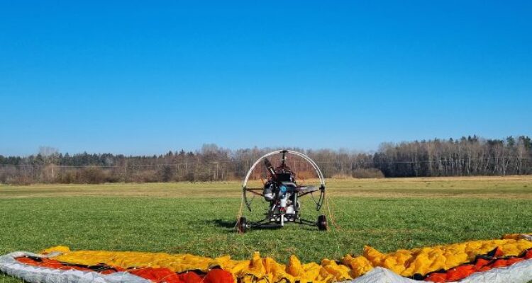 Menikmati Keindahan Bogor dari Langit Lewat Paramotor Indonesia