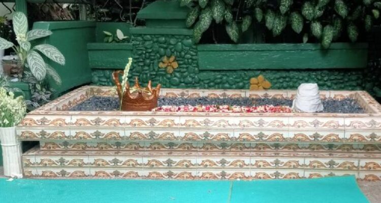Tempat Wisata Ziarah Makam Keramat Ratu Galuh Mangku Alam di Kebun Raya Bogor