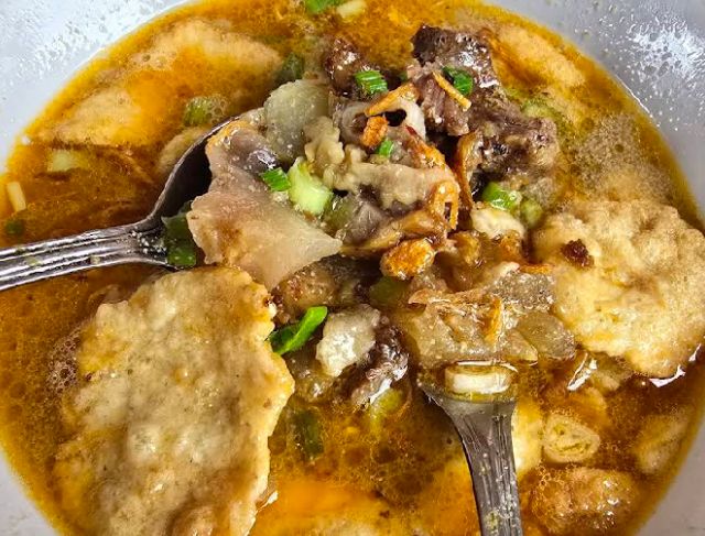 Review Warung Soto Bogor di Jakarta Pusat Pak Ace Krekot Bunder