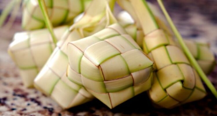 Wisata Kampung Ketupat Cimahpar Bogor
