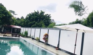 Villa Putih Alvaro Bogor: Villa Anti Macet Bebas Ganjil Genap dengan Private Pool dan Kapasitas 30 Orang