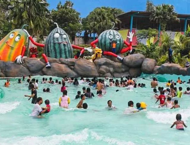 Water Kingdom Mekarsari Cileungsi Bogor: Wisata Air Keluarga Favorit dengan Wahana Seru