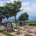 Taman Fathan Hambalang Bogor: Kafe Alam Instagramable dengan Pemandangan Gunung Pangrango & Tiket Masuk Murah!