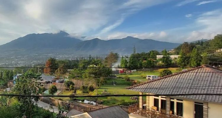 Villa Bumi Asa Puncak Bogor – View Gunung Pangrango dan Fasilitas Olahraga Super Lengkap