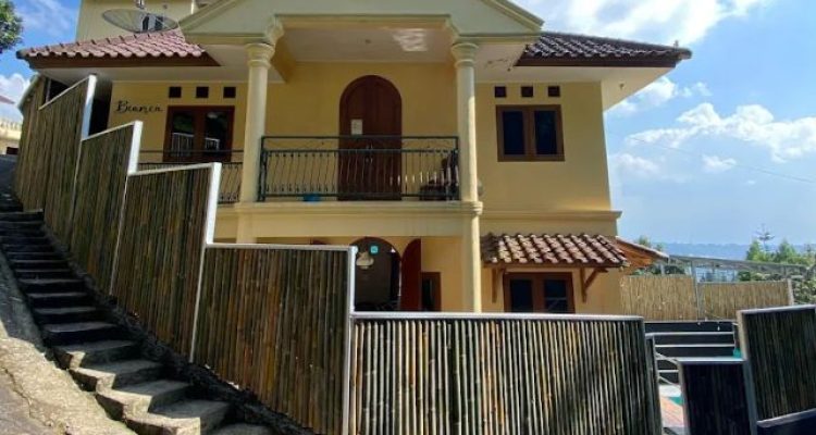 Villa Zayna Puncak Bogor – Hidden Gem dengan Private Pool & View Gunung