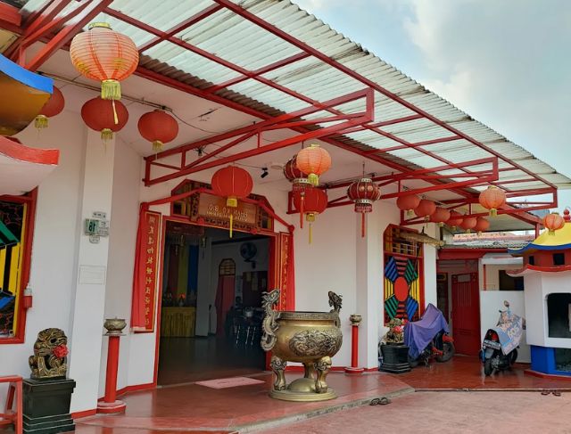 vihara pulo geulis babakan pasar