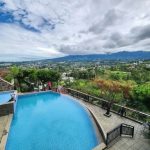 Little Sindbad Coffee Puncak Bogor: Restoran Infinity Pool dan Kafe View Pegunungan