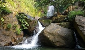 Wisata Curug Ciherang Bogor dengan Wahana Kastil dan Jembatan Gantung Wisata Curug Ciherang Bogor dengan Wahana Kastil dan Jembatan Gantung