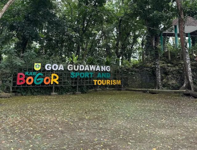 Wisata Goa Gudawang Cigudeg Bogor Murah Naik KRL dan Damri