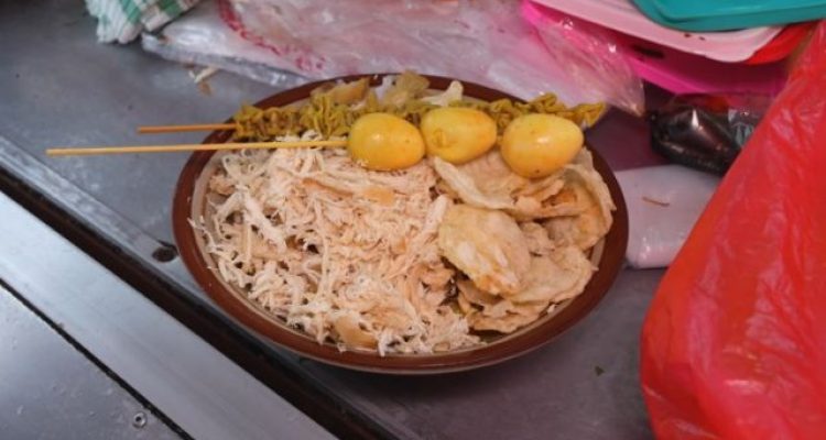 Bubur Ayam Gerobakan Enak di Depok Buka Cuma 2 Jam, Selalu Ludes!