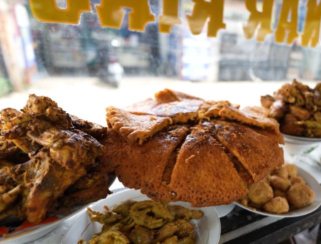 Nasi Padang Gerobakan Murah di Depok Rp12 Ribuan