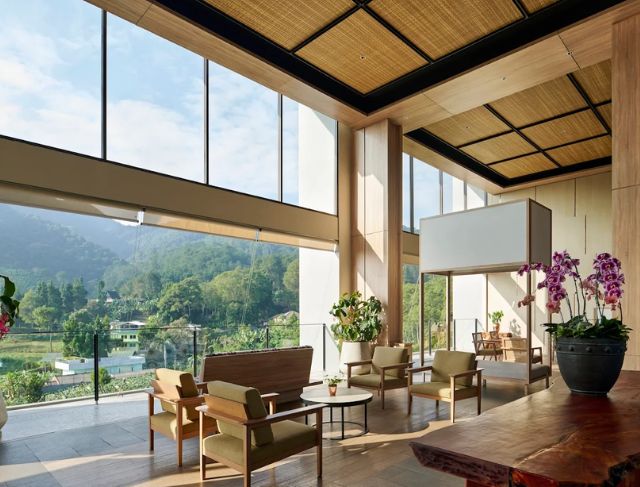 Review Hotel Grand Aston Puncak Bogor Deluxe Mountain View dengan Balkon Menghadap Gunung