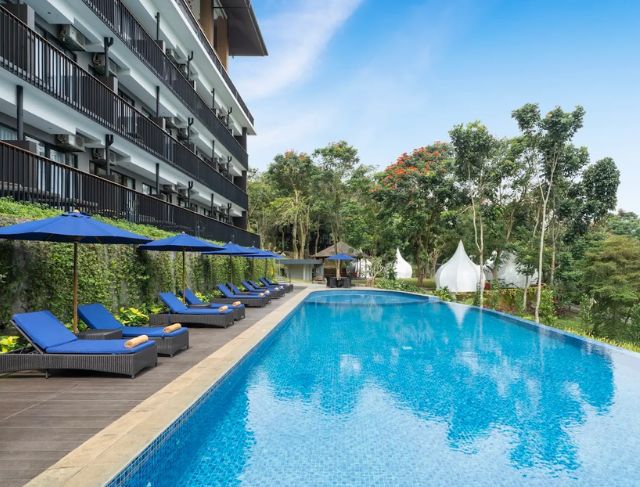 Review Mercure Cibadak Sukabumi Resort