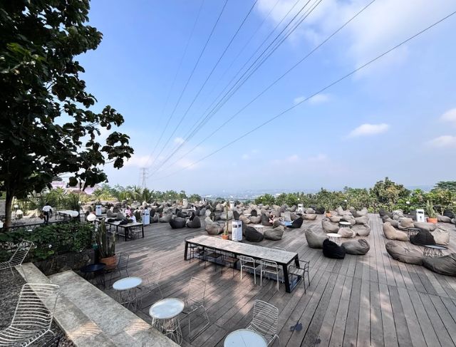 Review Tempat Nongkrong View Gunung Salak Kopinako Kebonjati Bogor Maret 2026