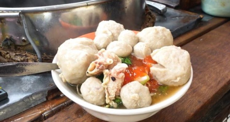 Bakso Goceng Bogor Viral di Pagentongan Depan Pesantren Alfalak yang Bikin Kenyang