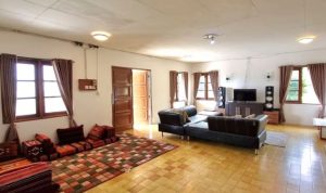 Rekomendasi Villa Puncak Bogor Hidden Gem 6 Kamar Estetik Kapasitas 30 Orang, Review Villa Rayyanza 2