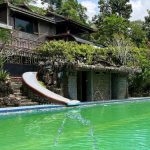 Villa Kapal Moya Zoya Puncak Bogor, Rekomendasi Vila Unik Kapasitas 30 Orang dengan Private Pool dan Fasilitas Lengkap