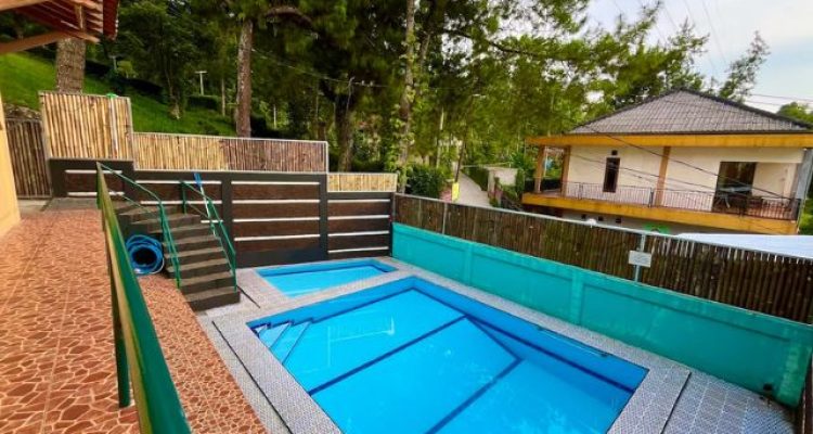 Zayna Villa, Rekomendasi Villa Kapasitas 20 Orang Murah di Puncak Bogor dengan Private Pool dan View Pegunungan