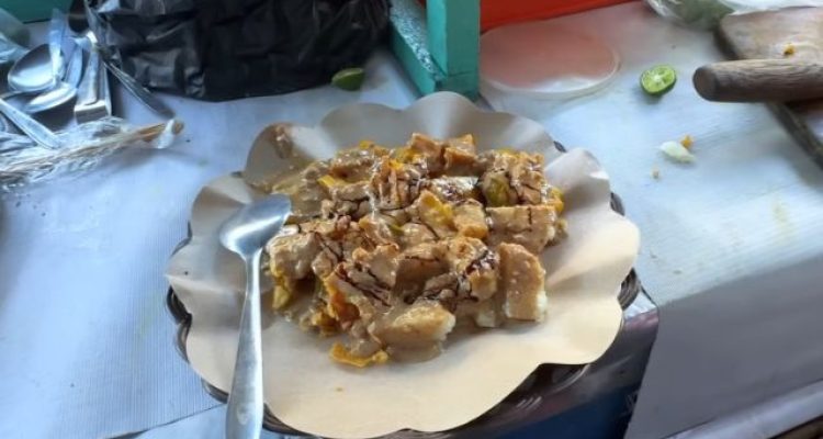 Kuliner Cungkring Pak Usman Surken Bogor dengan Urat Kaki dan Kuping Sapinya Bikin Ketagihan