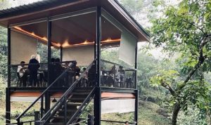Sanubari Coffee Puncak Bogor, Hidden Gem Cafe Pinggir Sungai dengan Glamping Murah Estetik