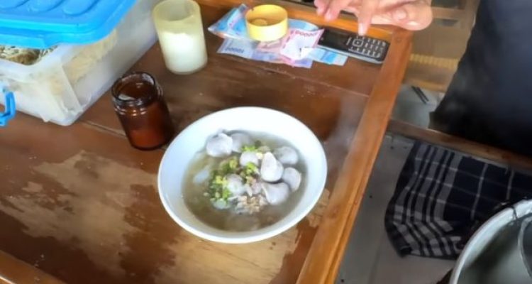 Tukang Bakso Kuah Bening Paling Enak dan Murah di Surya Kencana Bogor, Baso Pak Amin Surken