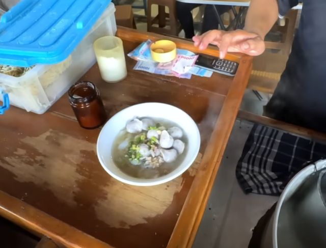 Tukang Bakso Kuah Bening Paling Enak dan Murah di Surya Kencana Bogor, Baso Pak Amin Surken