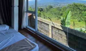 Villa Hanan Puncak, Rekomendasi Villa Kapasitas 40 Orang di Puncak dengan View Gunung Salak