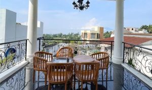 Villa Zein 3 di Puncak Bogor Harga Murah untuk Family Gathering, Kapasitas 35 Orang dengan Kolam Renang Private