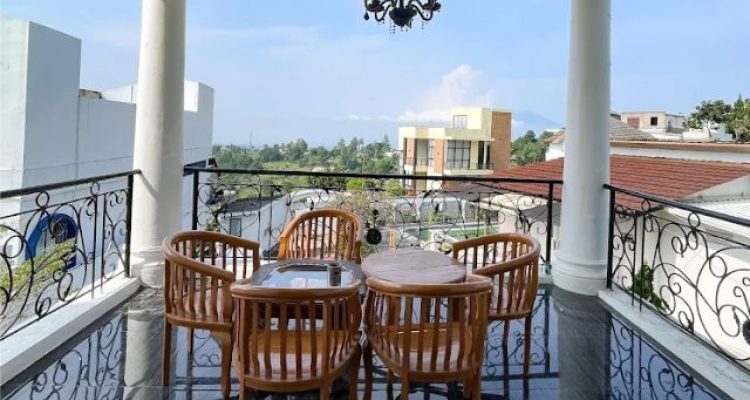 Villa Zein 3 di Puncak Bogor Harga Murah untuk Family Gathering, Kapasitas 35 Orang dengan Kolam Renang Private
