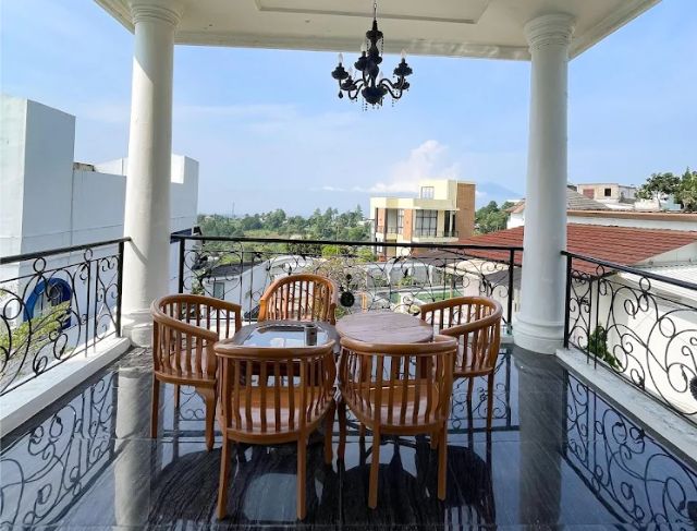 Villa Zein 3 di Puncak Bogor Harga Murah untuk Family Gathering, Kapasitas 35 Orang dengan Kolam Renang Private
