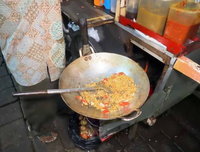Makan di NasGor Salak, Nasi Goreng Gerobak Depan Rumah Sakit Salak