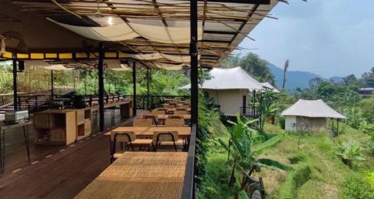 Review Pakarangan Glamping Bogor, Hidden Gem Glamping Tengah Sawah dengan View Alam Menenangkan