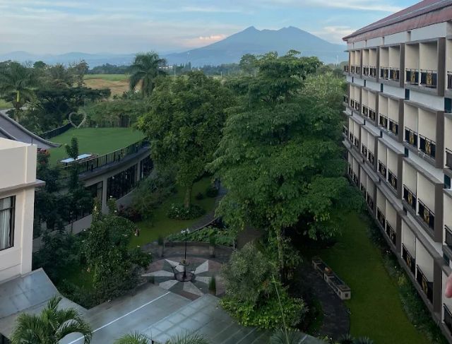 Review The Greenpeak Hotel Puncak Bogor, Hotel Keluarga dengan View Gunung dan Kolam Renang Luas