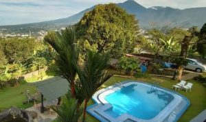 Villa Hacienda Elita Puncak Bogor, Villa Private Pool Bernuansa Pedesaan yang Cocok untuk Liburan Keluarga