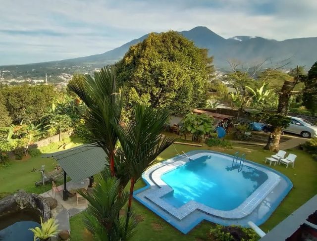 Villa Hacienda Elita Puncak Bogor, Villa Private Pool Bernuansa Pedesaan yang Cocok untuk Liburan Keluarga