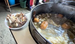 Bakso Tetelan Teh Ugi Sentul Cijayanti, Porsi Brutal dengan Iga Melimpah Lokasi Dekat Rumah Prabowo