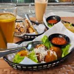 Kagura Cafe and Resto Puncak Bogor, Tempat Nongkrong Baru dengan View Pegunungan, Sungai, dan Menu Kuliner Lengkap
