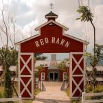 Red Barn Bogor, Wisata Restoran Desa Belanda Bergaya Eropa di Sukamakmur dengan Pemandangan Perbukitan