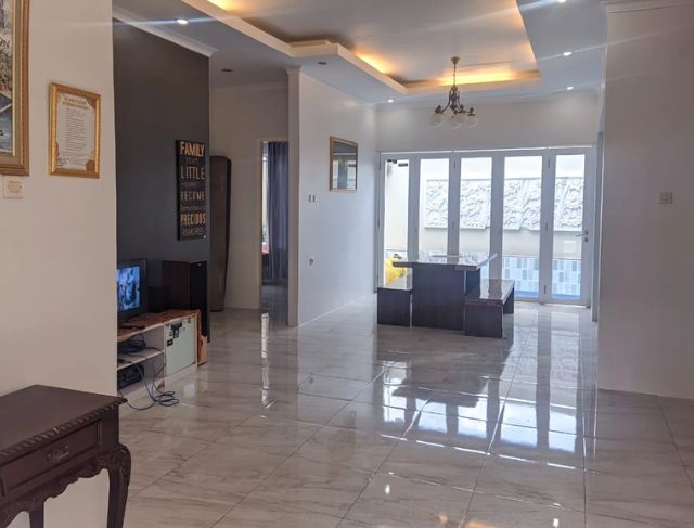 Review Villa Shafiraa Puncak Bogor, Villa Murah Kapasitas 20–25 Orang dengan Kolam Renang Private Dekat Kebun Teh