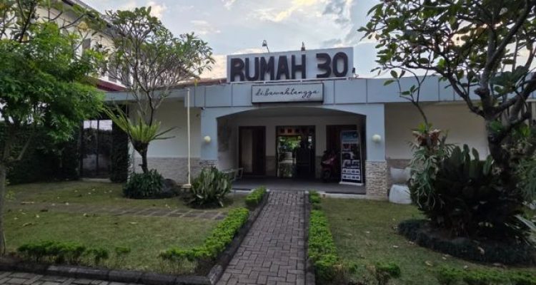 Rumah 30 Bogor, Kafe di Batutulis Bogor