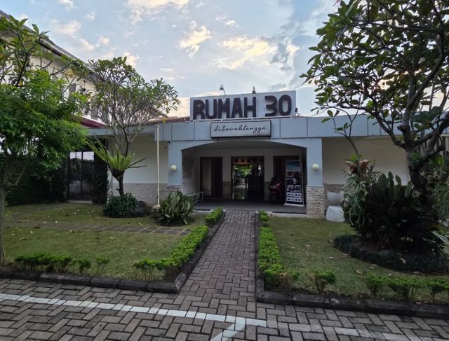 Rumah 30 Bogor, Kafe di Batutulis Bogor