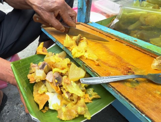 Kuliner Legendaris Surken Cungkring Torpedo Kambing Pak Adang Bogor