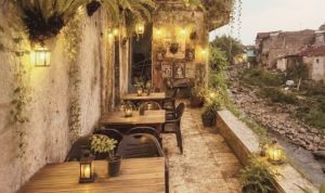 Review Kopi Pulgeul, Cafe Tempat Ngopi View Sungai Ciliwung di Pulo Geulis Bogor