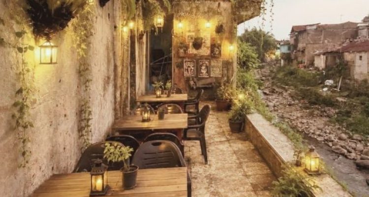 Review Kopi Pulgeul, Cafe Tempat Ngopi View Sungai Ciliwung di Pulo Geulis Bogor