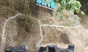 SKYR Coffee Puncak, Nongkrong di Kafe dengan Gua, City Light, dan Secret Menu