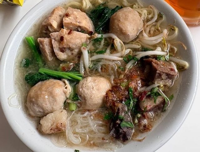 Toko Bakso Budi Sawojajar Bogor, Review Baso Jumbo Penuh Daging yang Wajib Dicoba