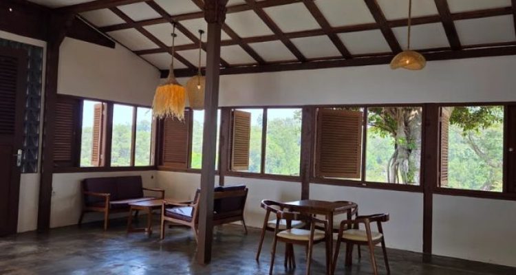 Cafe Bisa Kasih Makan Kelinci View Lembah, Khalasa Coffee Puncak