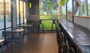 Minimarket FamilyMart Rancamaya Bogor, Tempat Nongkrong Estetik View Gunung Salak Minimarket FamilyMart Rancamaya Bogor, Tempat Nongkrong Estetik View Gunung Salak